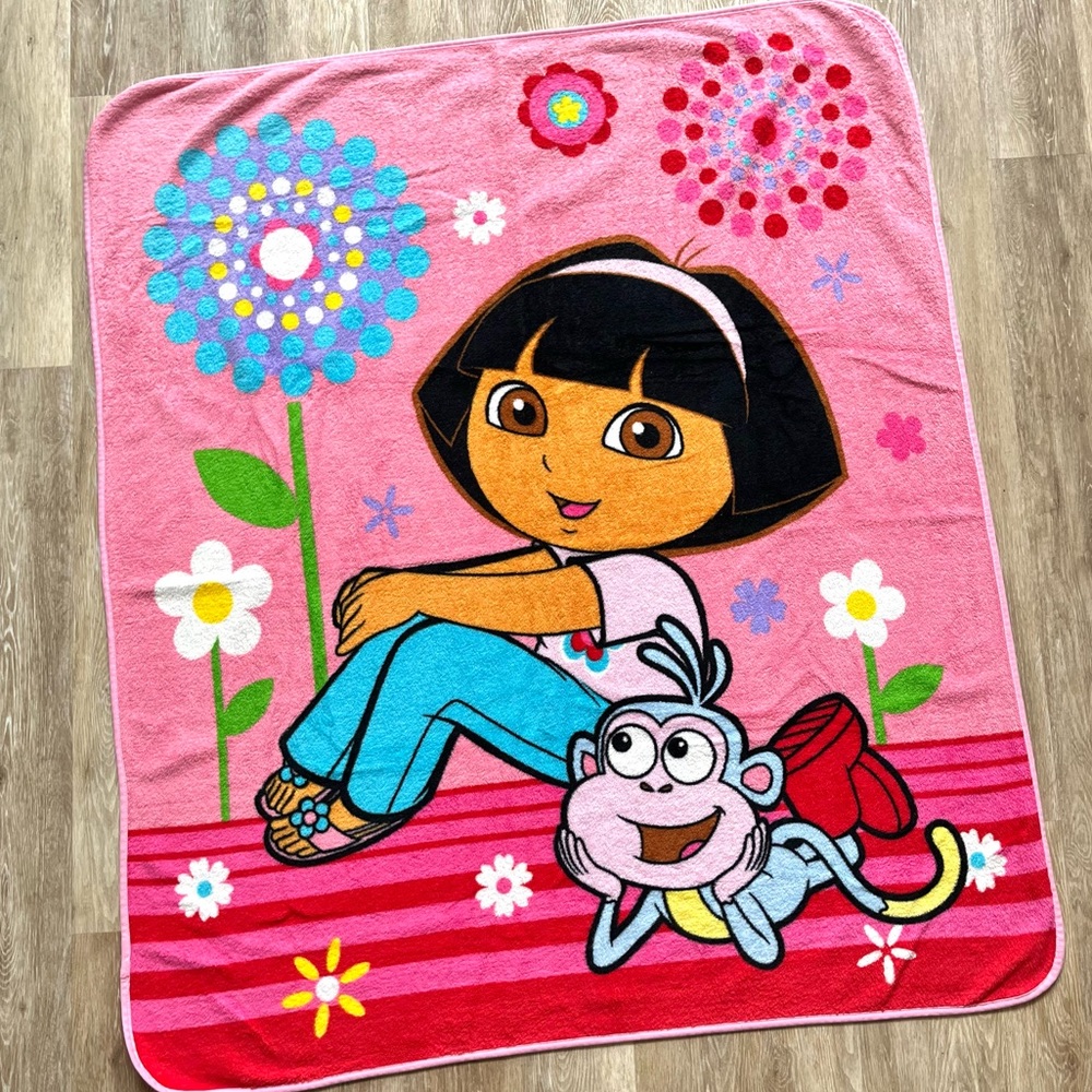 Dora the Explorer plush blanket. Dora and Boots. 46 x 60. Nickelodeon.